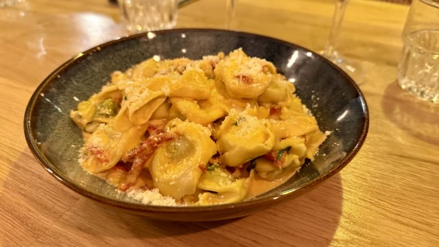 Tortellini au chorizo et pesto 