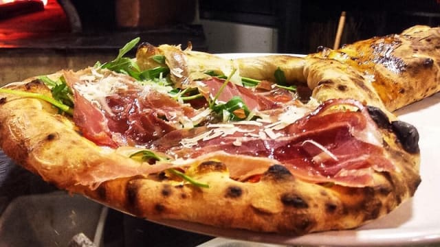 Pizza Forno a Legna