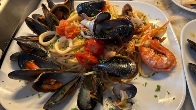 Spaghetti allo scoglio 