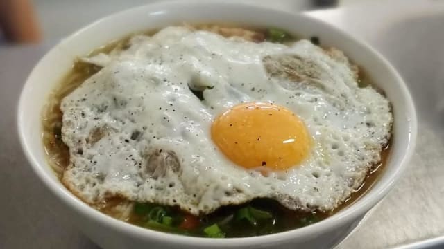 mines bouillies poulet et œuf miroir