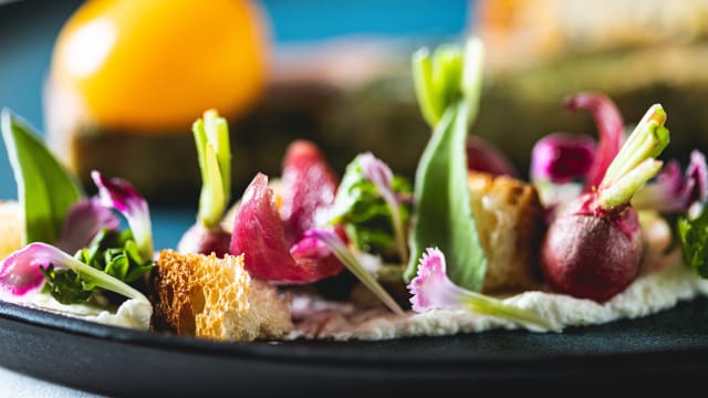 Une entrée, produits du jardin