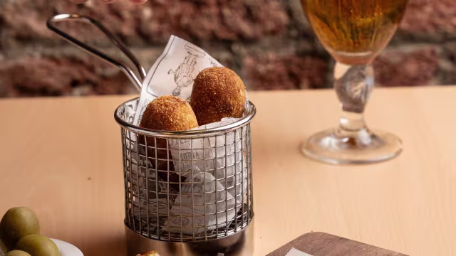 Las croquetas.. como las de la abuela pero más cremosas, ofrecemos diferentes sabores