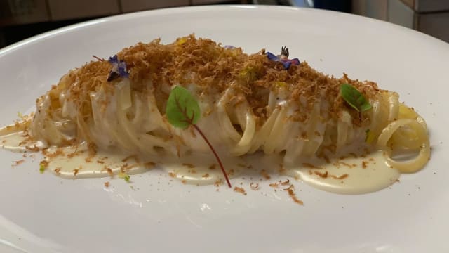 Linguine tiepide al limone e bottarga