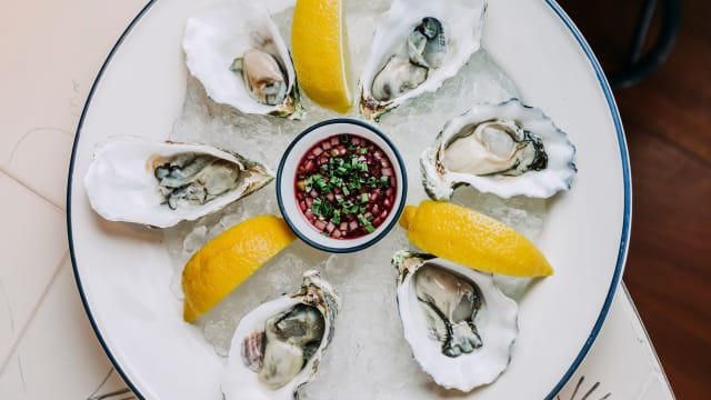 Ostras com Mignonette de Vinho do Porto