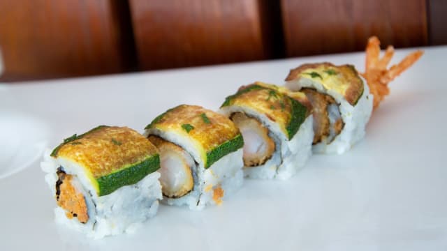 Cilento Roll - con Gambero di Camerota in Tempura e zucchine alla scapece