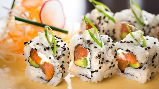 Uramaki Sour roll