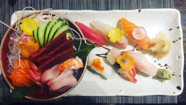 Sushi Sashimi Deluxe