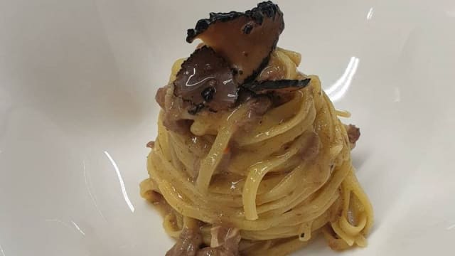 Tagliolini caserecci al ragù di cervo e tartufo 