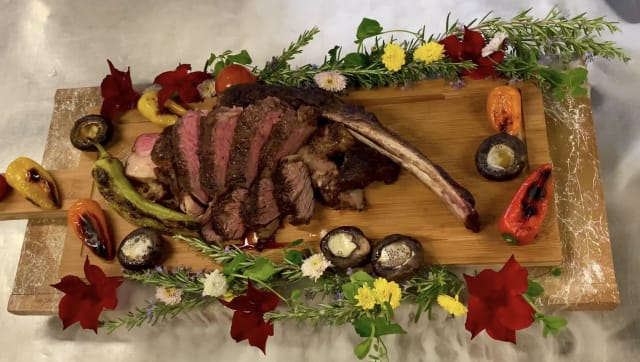 Tomahawk steak