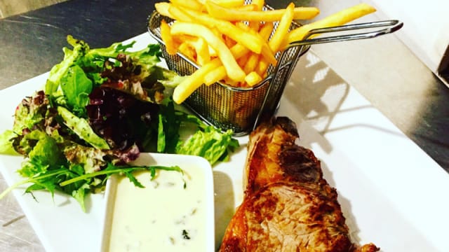 Entrecôte et sauce roquefort