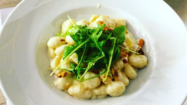 Gnocchi au gorgonzola - éclats de noix