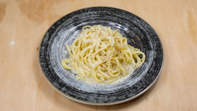 Tonnarelli cacio e pepe