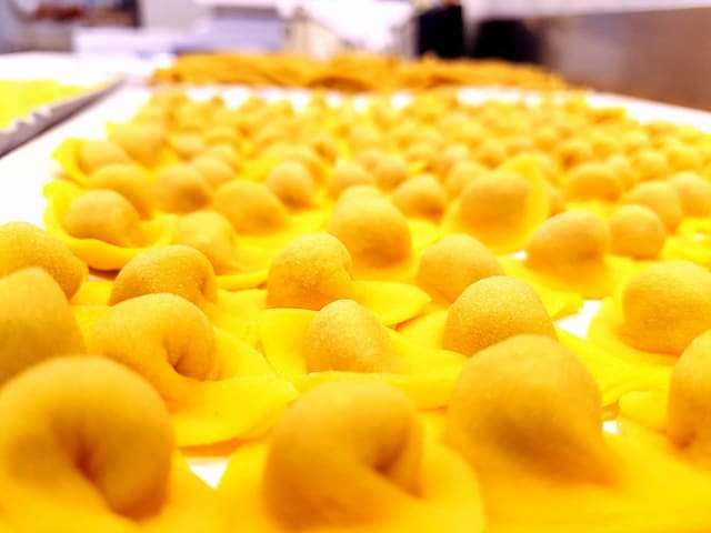 cappelletti fatti a mano