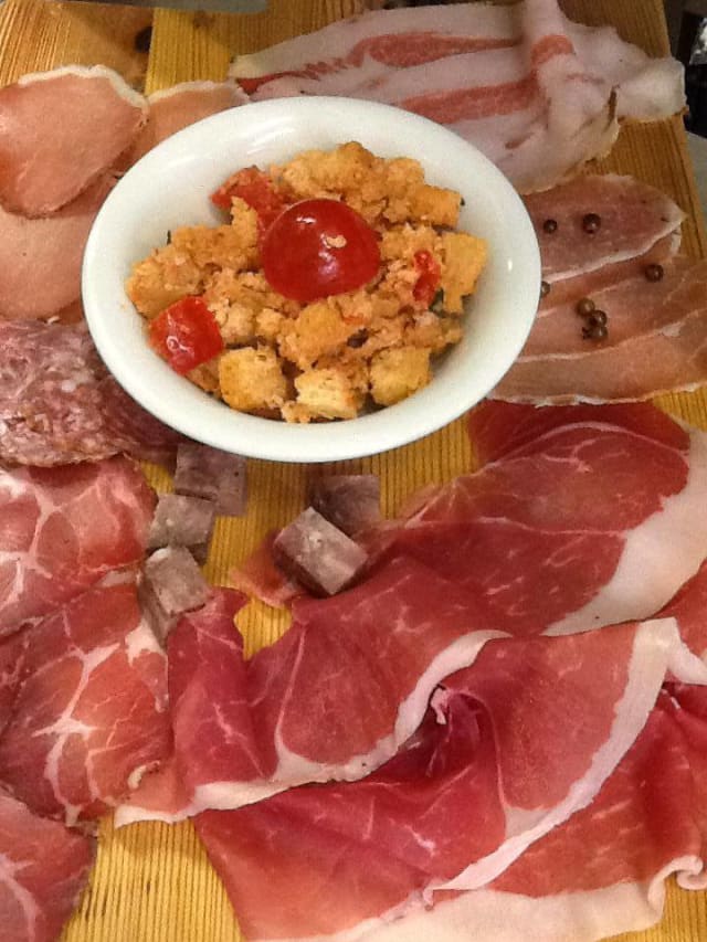 il nostro tagliere di salumi locali