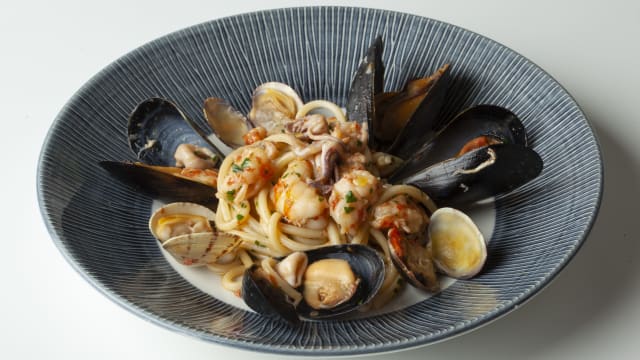 Spaghettone ai Frutti di Mare