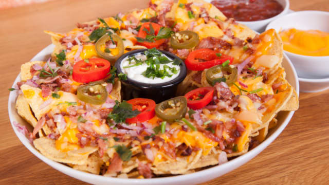 NACHOS RANCHEROS