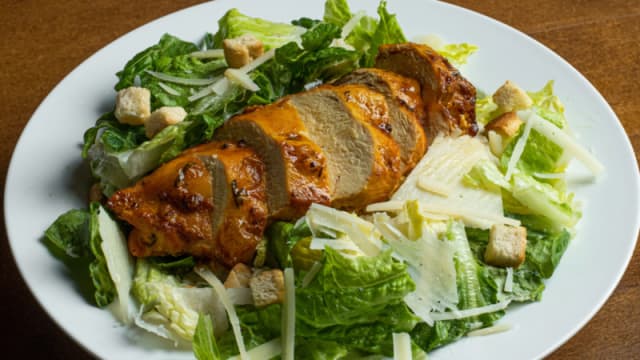 CHICKEN CAESAR SALAD