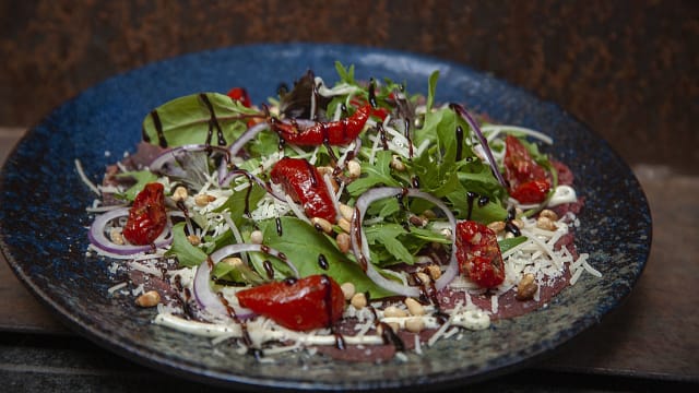 Lunchgerecht: carpaccio