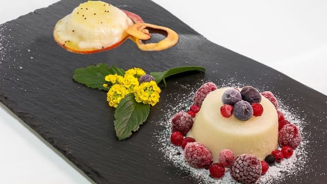 I nostri dolci fatti in casa... La panna cotta con i frutti di bosco