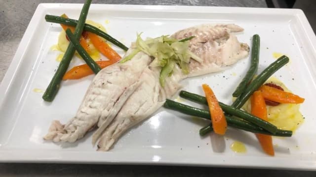 Pesce al forno con verdure 