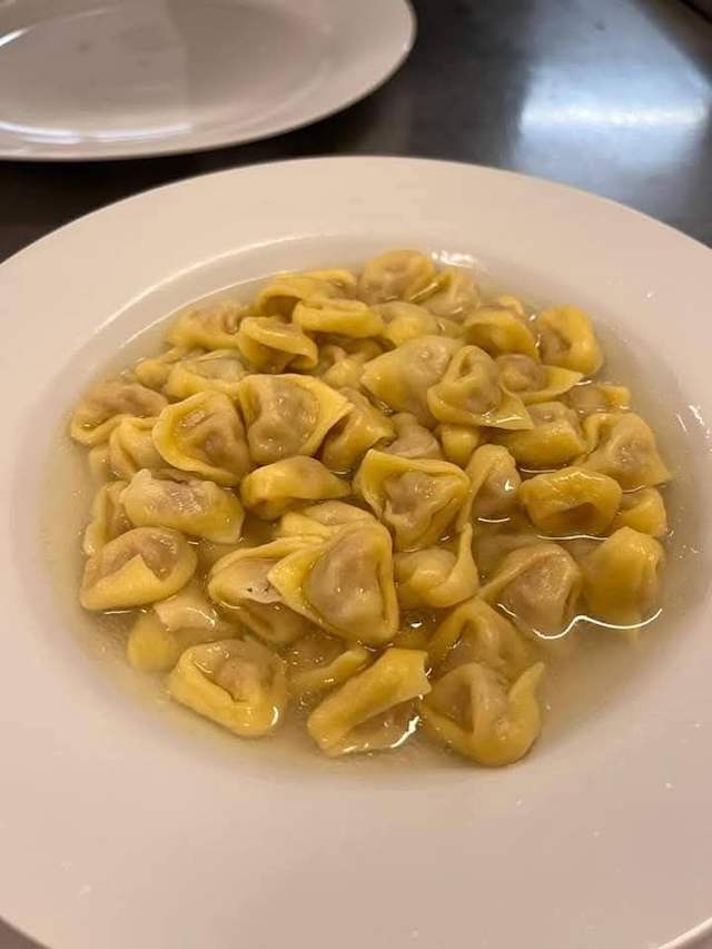 tortellini in brodo