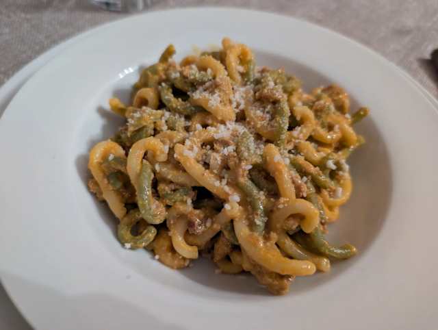 Gramigna panna e salsiccia