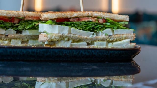 Halloum Pesto Club Sandwich