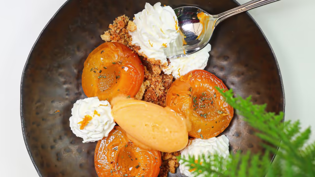 Ouvert de midi a minuit