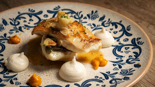 Rodaballo, coliflor y naranja