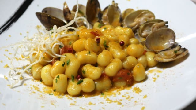 CHICCHE DI PATATE CON VONGOLE VERACI