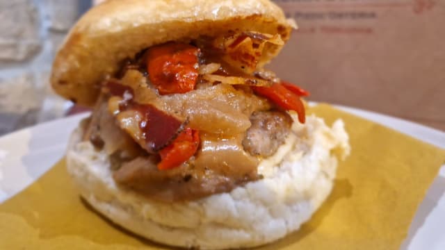 Volpburger l'hamburger folle di Emiliano