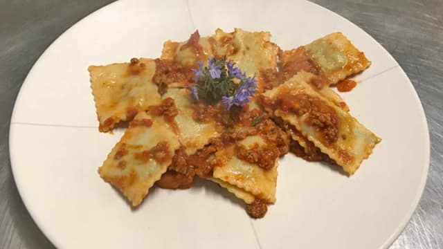 Ravioli di erbette al Ragù