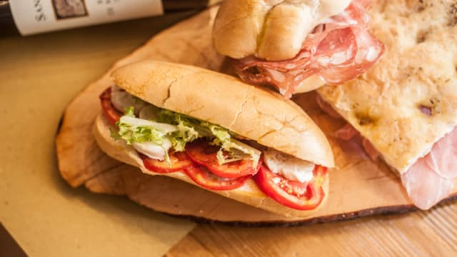 Schiacciate e panini classici e specialità  gourmet