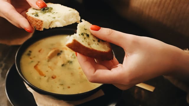 Chikhertma soup 