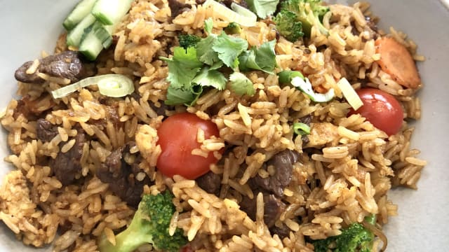 Riz sauté au boeuf " Khao Pad"