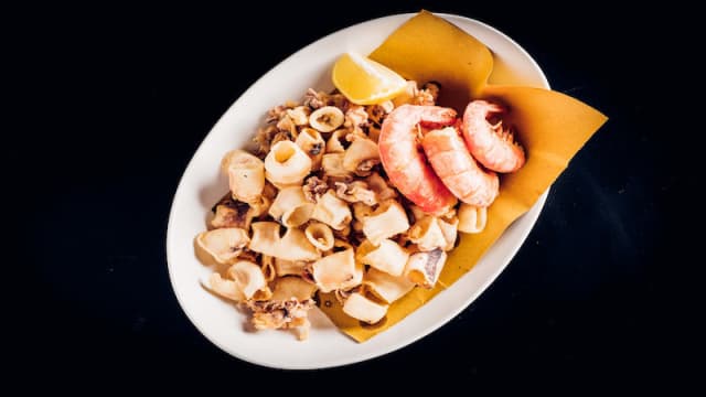 Fritto calamari e gamberi