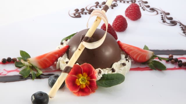 Dessert Sfera di Cioccolato