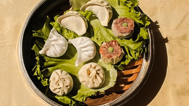Assortiment de raviolis à la vapeur
