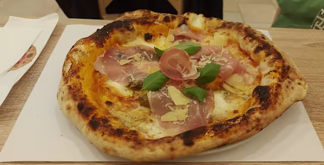 Cornicione Pizzeria, Barletta