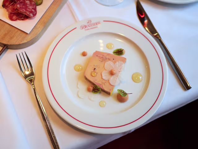 Foie gras de canard du Ried, gelée de coing et condiment tonka  