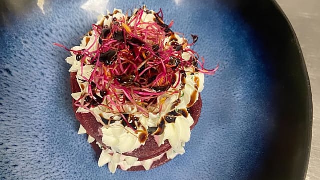 Mille feuille de betterave au fromage frais 