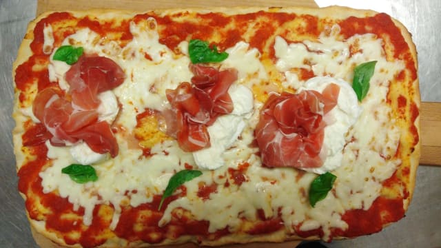 Pizza in pala