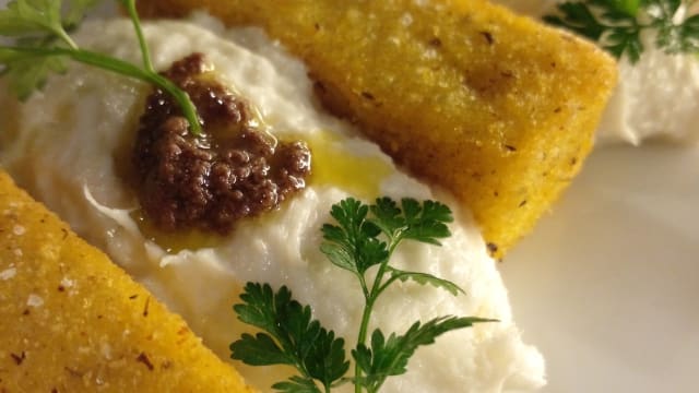 Baccala' mantecato con polenta fritta