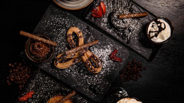 Some treats, churros con nutella and chocolate lava cake