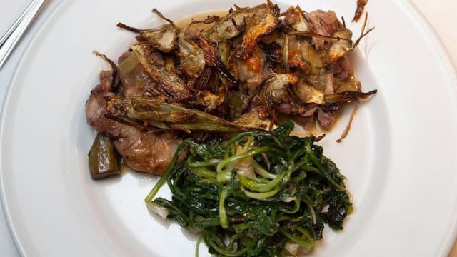 ABBACCHIO ROLL CON CICORIA DI CAMPO RIPASATA