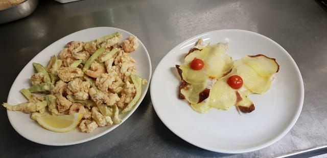 Frittura di mare e orata con patate