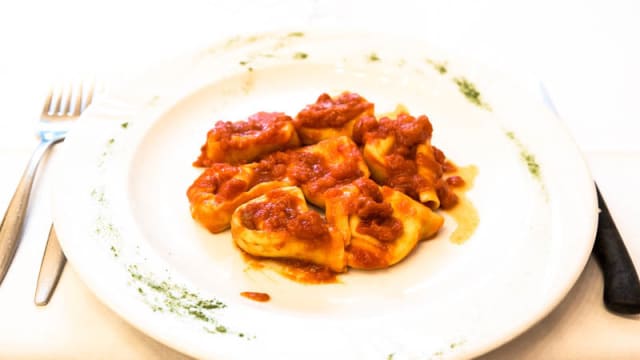 Tortellini al sugo