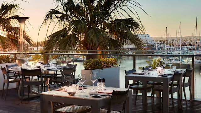 Restaurant Deck