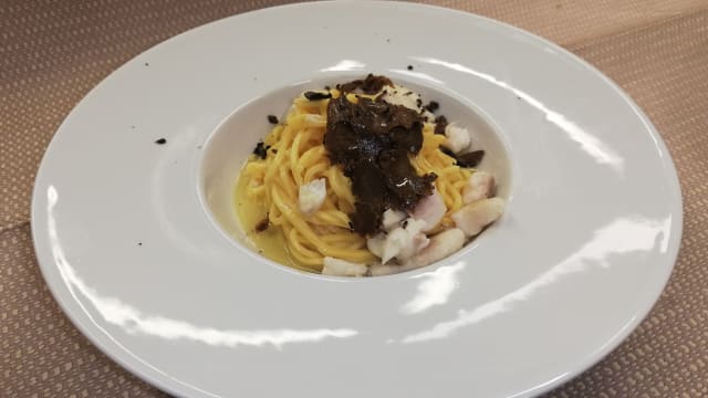 Tonnarelli polpa di spigola e tartufo