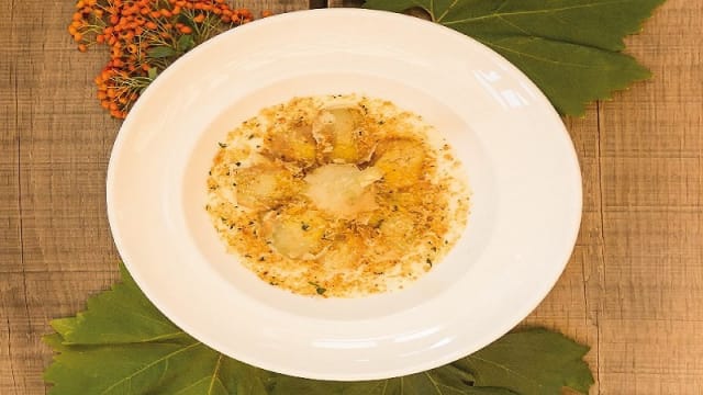 Carciofo cbt uovo pochè e fonduta di pamigiano